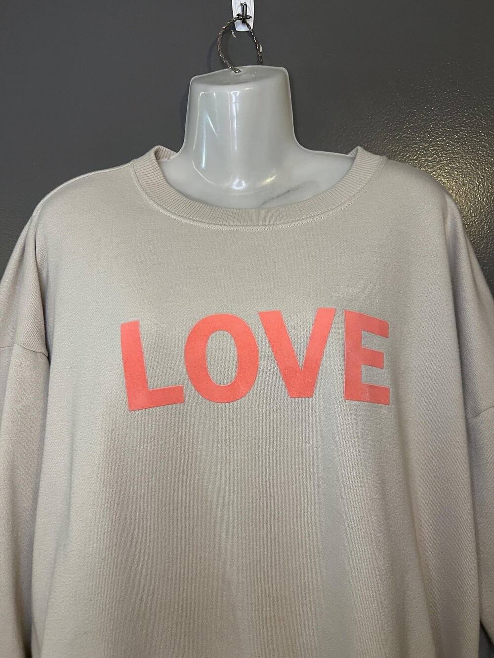 Aerie Sweatshirt Womens Medium Cream LOVE Graphic Fleece Pullover Relaxed Fit